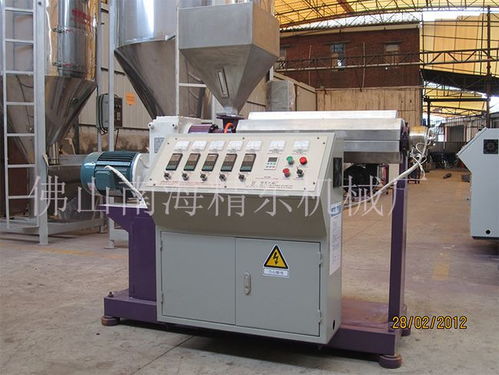 塑料膠條擠出機與壓塑機 精東機械的高效生產(chǎn)解決方案